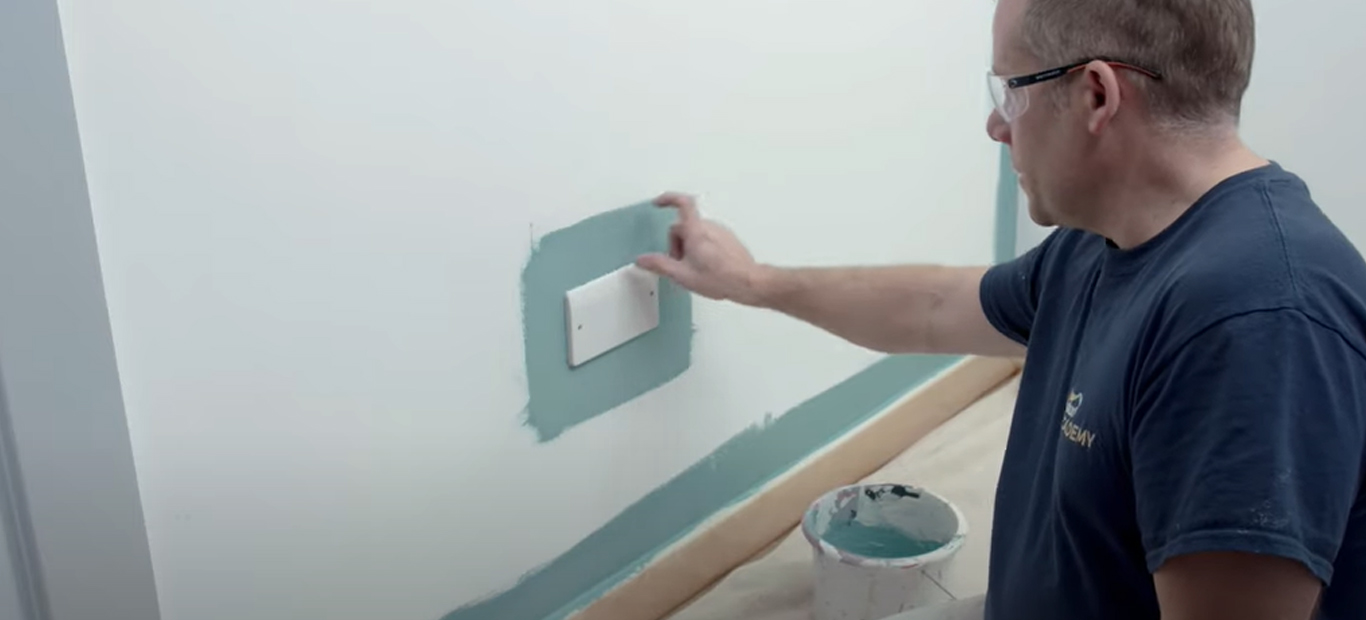 How to Cut in Paint Dulux Trade